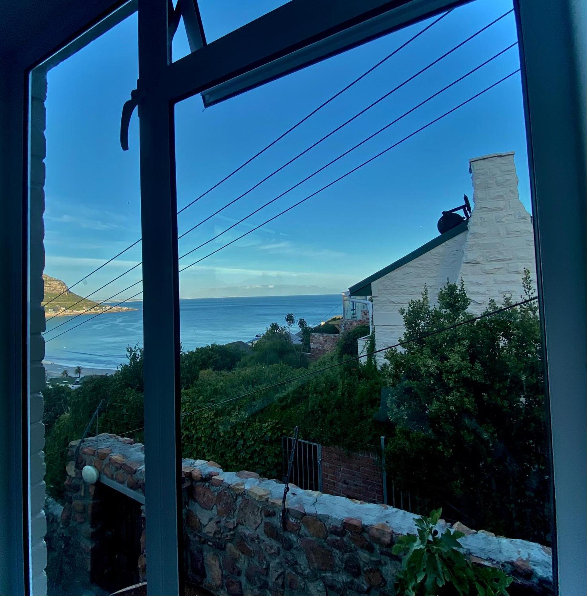 Watching Waves, Heron Chase Fish Hoek Exteriör bild